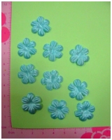Цветочки тканевые для декорирования с округлыми лепестками, цвет - светло-голубой, 10 шт.